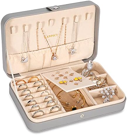 LANDICI ジュエリーボックス PUレザージュエリーケース ｼﾞｭｴﾘｰﾎﾞｯｸｽ 指輪置きジュエリー収納ケース 携帯用 持ち運び 仕切り付き宝石箱 jewelry box organizer じゅえりーぼっくす ネックレス イヤリング ピアス ブレスレットなど小物入れアクセサリー ボックス グレー